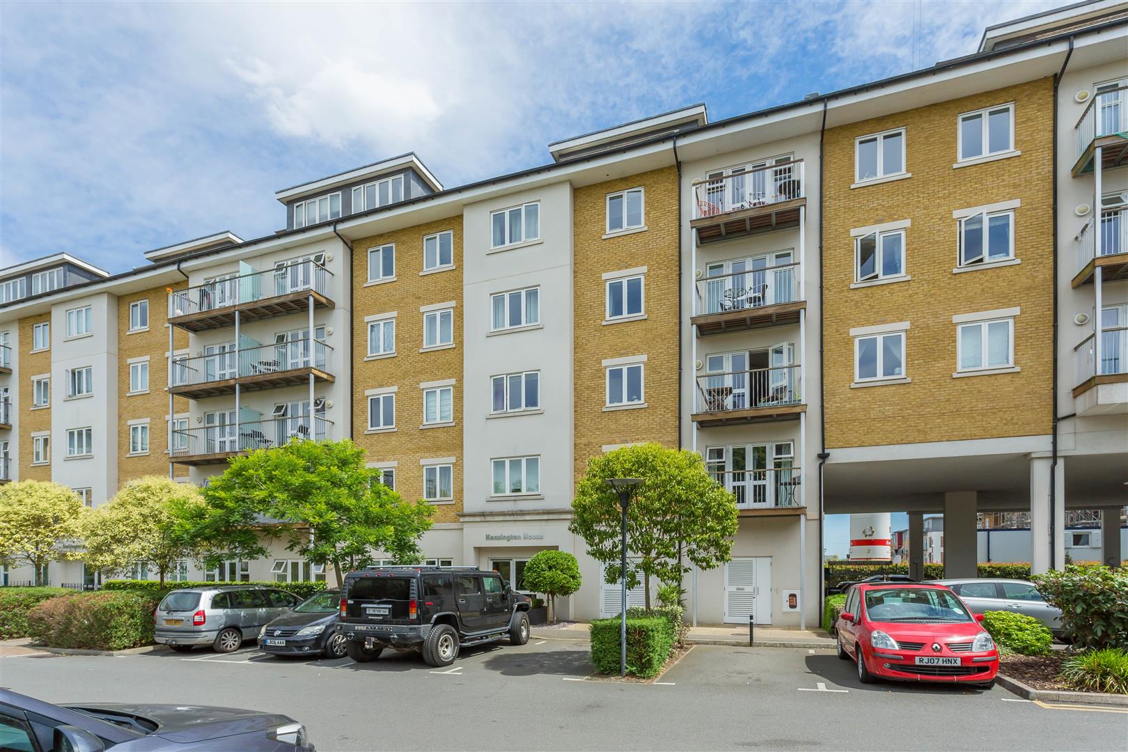 Park Lodge Avenue, West Drayton, UB7 , 1 bed, Studio, UB7 9DG, £275,000